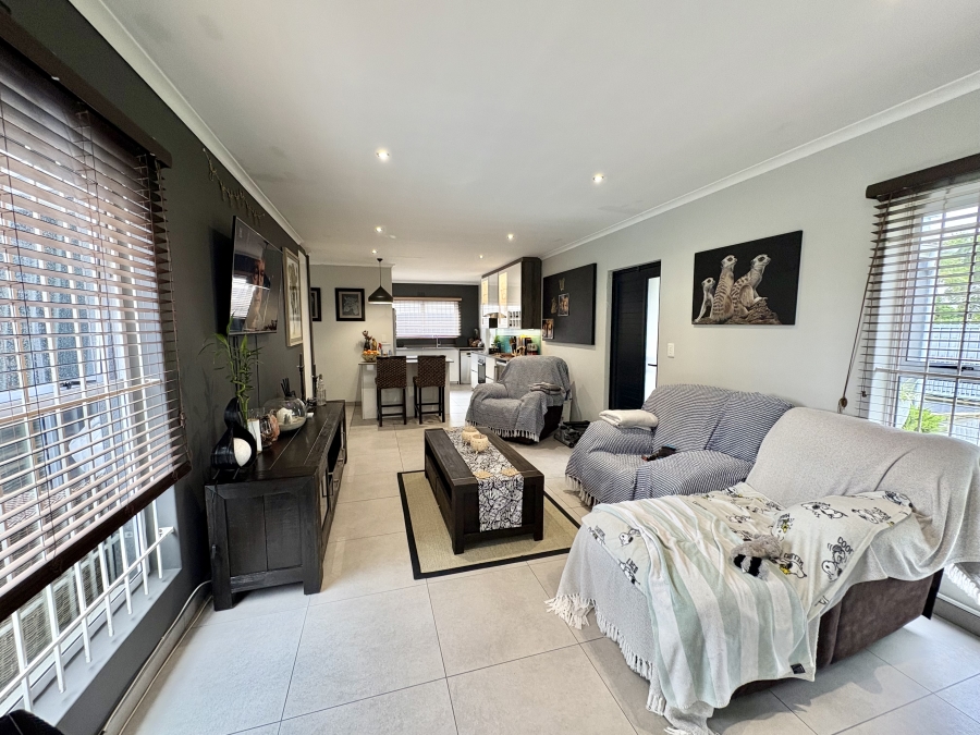 3 Bedroom Property for Sale in Sunningdale Western Cape